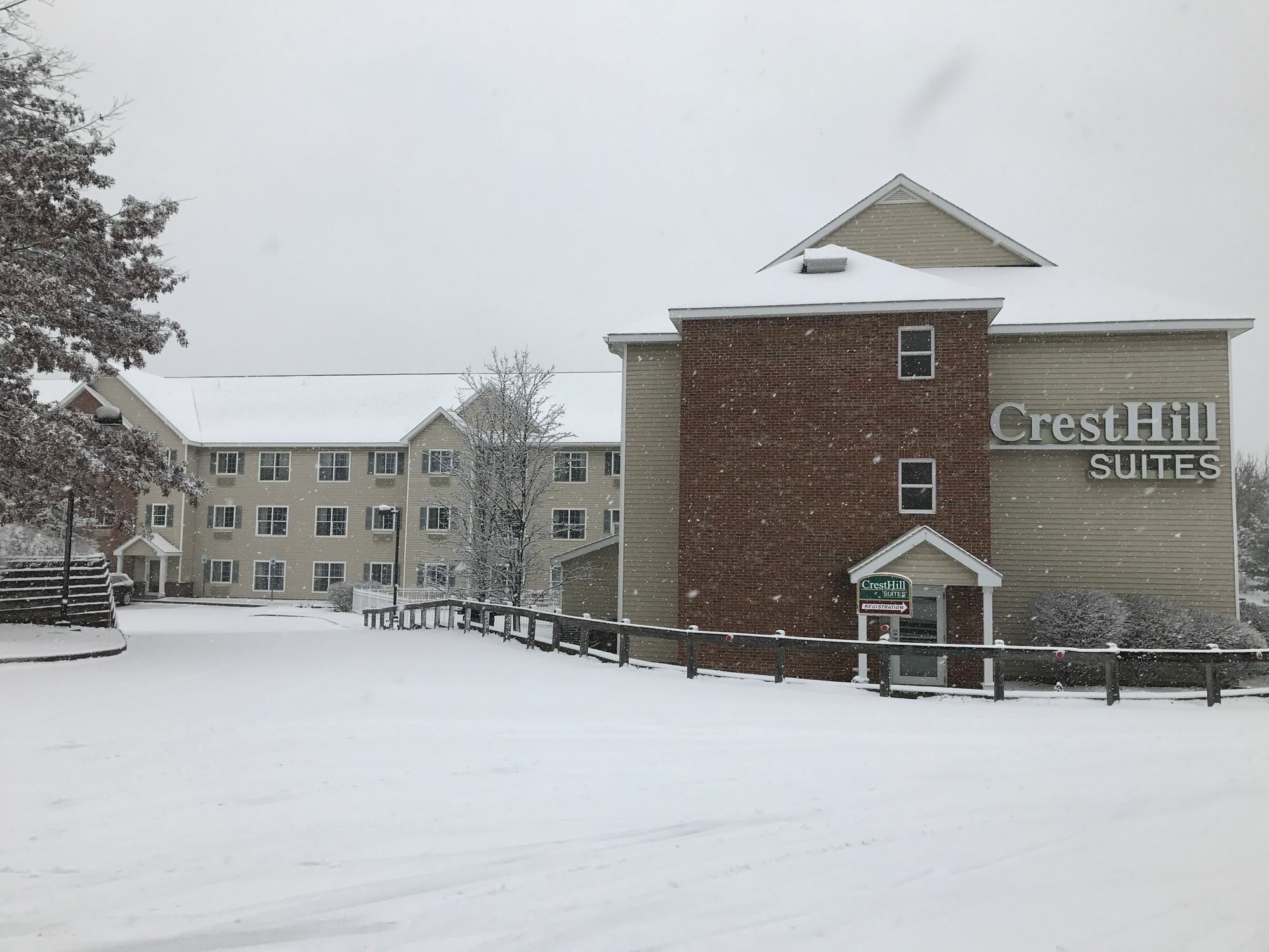 Cresthill Suites Suny University Albany Exterior photo